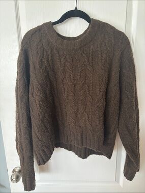 Universal Thread Brown Cable-Knit Crewneck Sweater